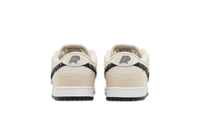 Albino & Preto x Nike Dunk Low Pearl White - imagem 3