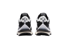 Sacai x Nike VaporWaffle Black and White - imagem 3