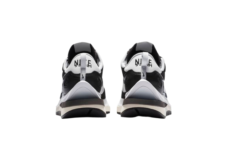 Sacai x Nike VaporWaffle Black and White - imagem 3