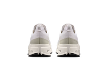 On Cloudsurfer Max White - imagem 4