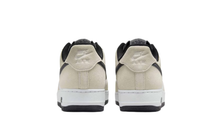 Nike Air Force 1 ’07 LV8 White/Black - imagem 4