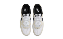 Nike Air Force 1 ’07 LV8 White/Black - imagem 3