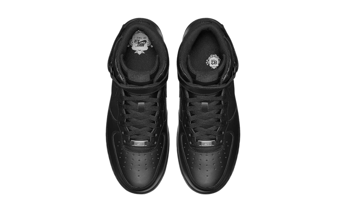 Nike Air Force 1 Mid ’07 triple Black - imagem 3