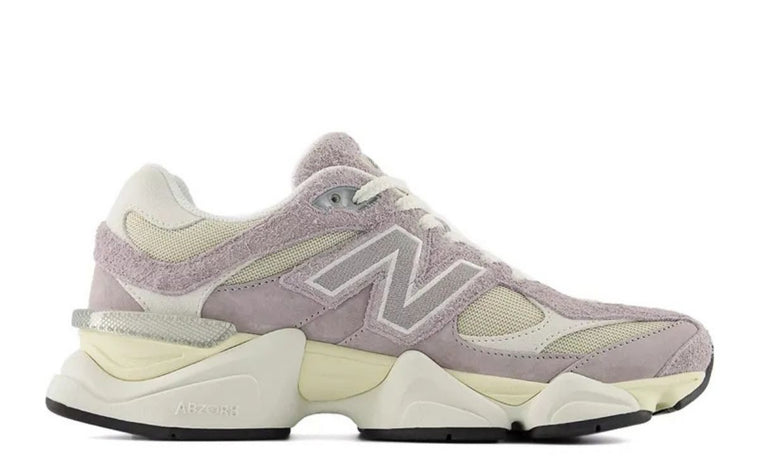 New Balance 9060 Rosé/Cream