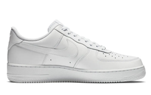 Nike Air Force 1 Triple White - imagem 1