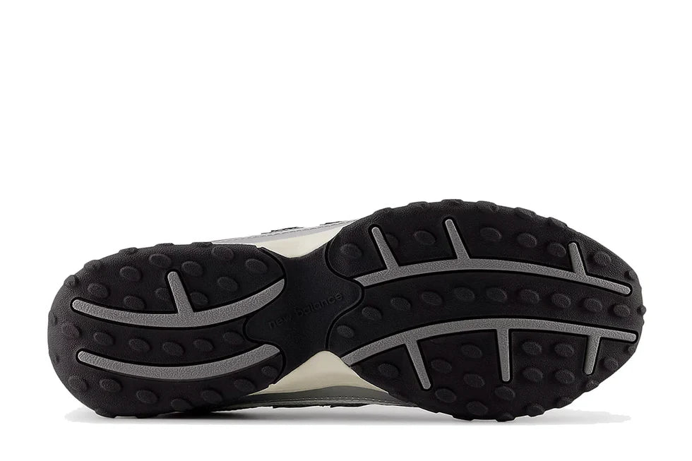 New Balance 204L Silver Metallic Black - imagem 4