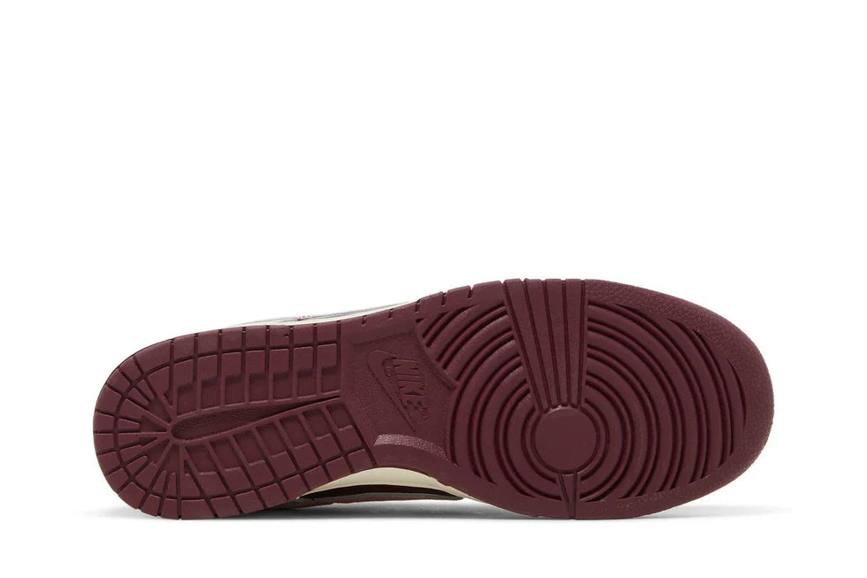 Nike Dunk Low Retro PRM Valentine's Day - imagem 4